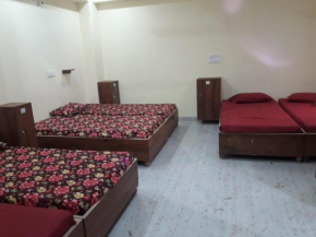 Yatharth Geeta Home Stay